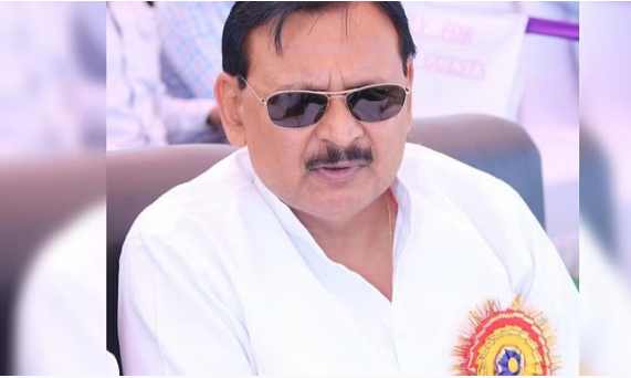 Photo of उत्तर प्रदेश : गोरखपुर में विनय शंकर तिवारी की ढाई एकड़ जमीन जब्त, पढ़िये पूरा मामला