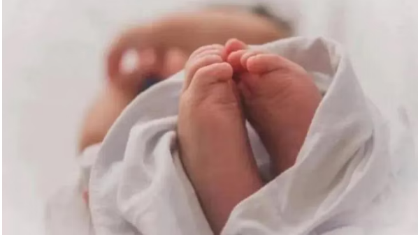 Photo of आगरा: अस्पताल में डिलीवरी के बाद बच्चा छोड़ गई कुंवारी मां, पढ़िये पूरा मामला