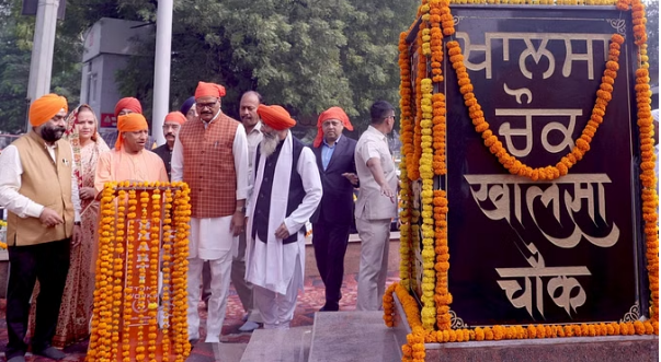 Photo of सीएम योगी बोले- देश-धर्म की रक्षा की प्रेरणा देता है सिख गुरुओं का बलिदान, पढ़े पूरी ख़बर