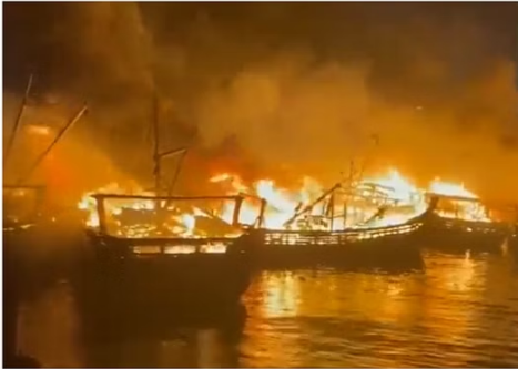 Photo of आंध्र प्रदेश : विशाखापत्तनम में बंदरगाह में लगी भीषण आग, पढ़िये पूरी ख़बर