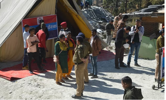 Photo of सिलक्यारा सुरंग में आ रही चटकने की आवाजें, डरे हुए हैं मजदूर कि कहीं खतरे की घंटी तो नहीं ; पढ़े पूरी ख़बर