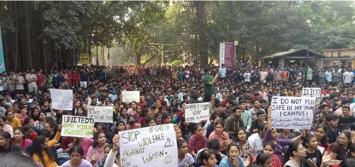 Photo of आईआईटी बीएचयू : दोस्त संग कैंपस में घूम रही छात्रा से हुई छेड़छाड़, जानिये पूरा मामला?