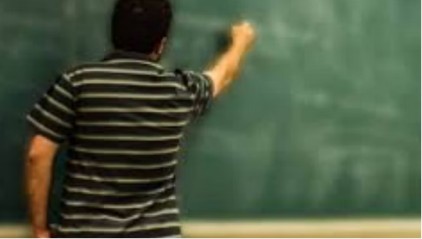 Photo of एसोसिएट प्रोफेसर के पदोन्नति आदेश पर हाईकोर्ट ने लगाई रोक, पढ़िये पूरी ख़बर