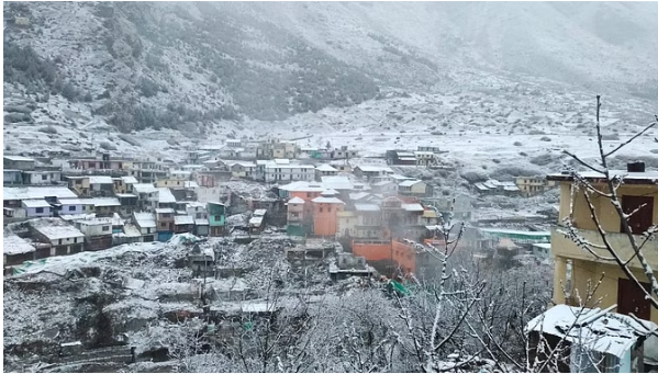 Photo of बदरीनाथ में हुई बर्फबारी, पढ़े पूरी ख़बर