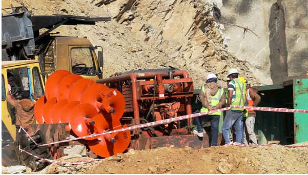 Photo of उत्तरकाशी टनल रेस्क्यू: वर्टिकल ड्रिलिंग में आसान नहीं लोहे के गार्टर को भेदना