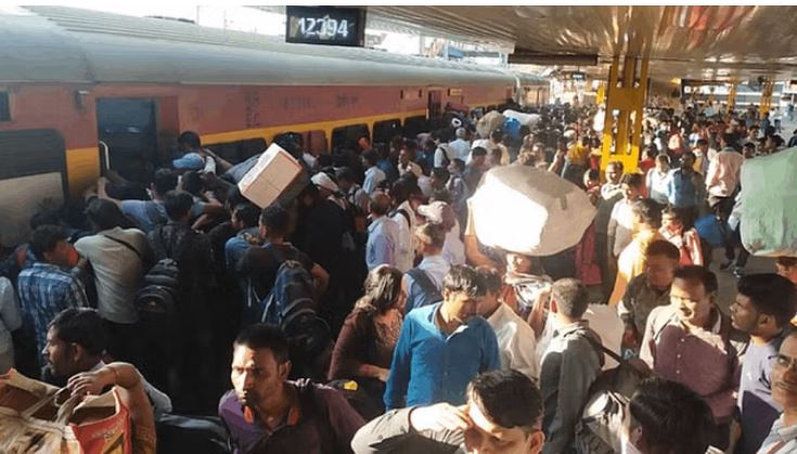 Photo of जाने दिल्ली के कोन से दो स्टेशनों पर प्लेटफॉर्म टिकट बंद?