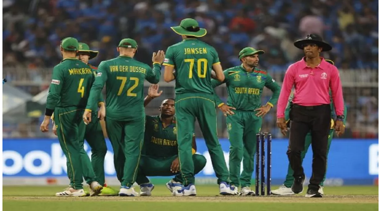 Photo of साउथ अफ्रीका के बल्लेबाजों ने किया भारतीय गेंदबाजों के आगे सरेंडर