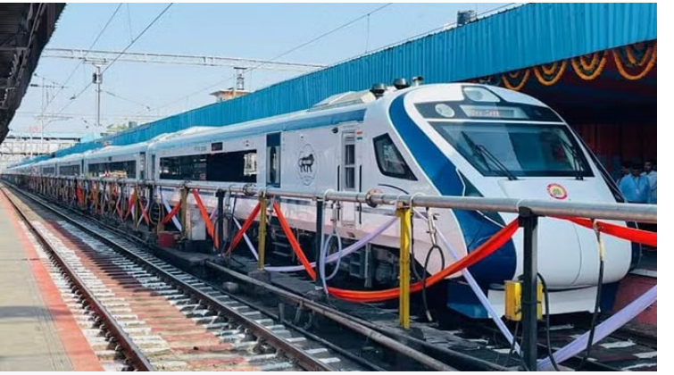 Photo of अमृतसर और कटरा से नई दिल्ली तक चलेगी नई वंदे भारत एक्सप्रेस…