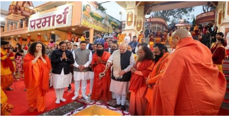 Photo of ऋषिकेशः अमित शाह ने पुष्कर सिंह धामी सहित गंगा आरती में लिया हिस्सा