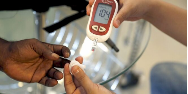 Photo of डायबिटीज: आप के हाथों में दिखे ये लक्षण तो हो जाएं सावधान!