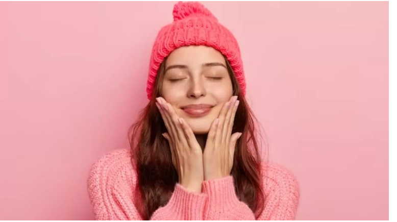 Photo of सर्दियों में क्या आप भी परेशान हैं अपने चेहरे की ड्राई त्वचा से, तो अपनाएं यह स्किन केयर रूटीन…