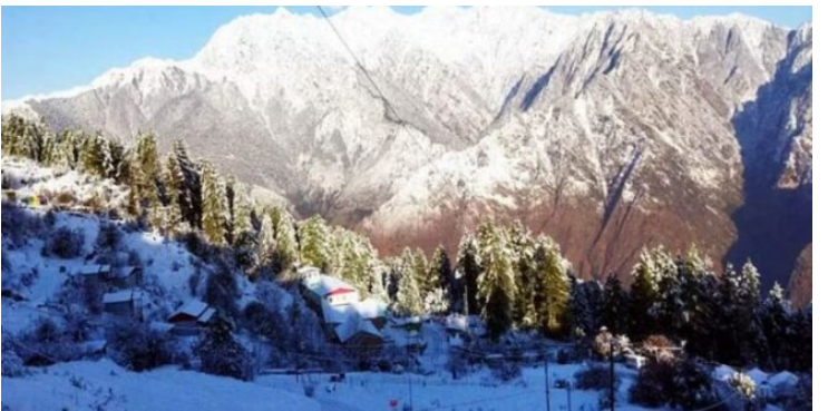 Photo of बर्फबारी के बाद होटलों में बुकिंग हुई तेज