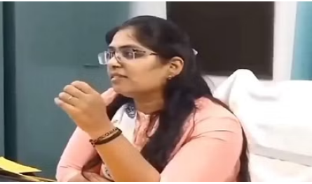 Photo of पीसीएस अफसर ज्योति मौर्या का तबादला, बरेली से लखनऊ भेजी गईं; पढ़िये पूरी ख़बर