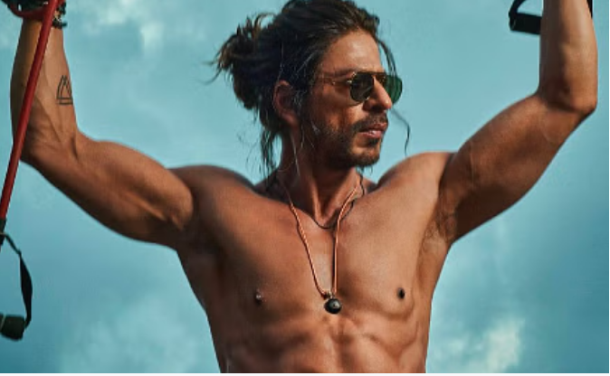 Photo of यूजर ने शाहरुख से की ऐब्स दिखाने की गुजारिश …