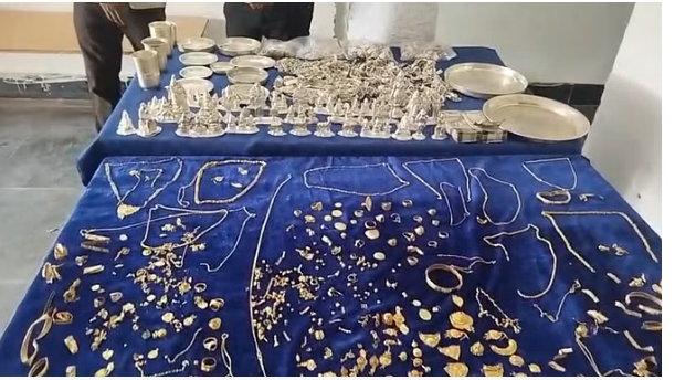 Photo of कान्हा की नगरी में दोहरी चुनौती, एक ओर पर्यावरण तो दूसरी तरफ रोजगार का संकट…