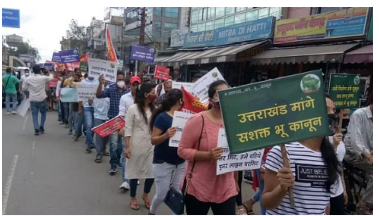 Photo of देहरादून परेड ग्राउंड में आज महारैली, मांगों के लेकर जुटेंगे कई सामाजिक और राजनीतिक संगठन