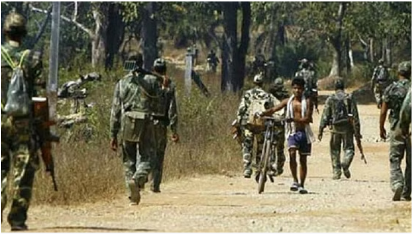 Photo of सुरक्षाकर्मियों और नक्सलियों में मुठभेड़, तीन शव बरामद…