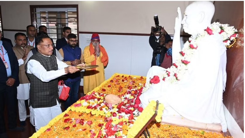 Photo of बनोरा आश्रम पहुंचे सीएम साय, बाबा प्रियदर्शी रामजी का लिया आशीर्वाद!