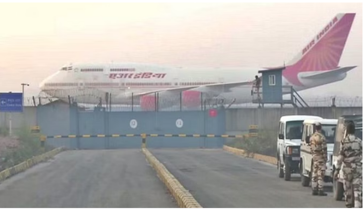 Photo of कोहरे के चलते लखनऊ आने-जाने वाली फ्लाइटें प्रभावित…