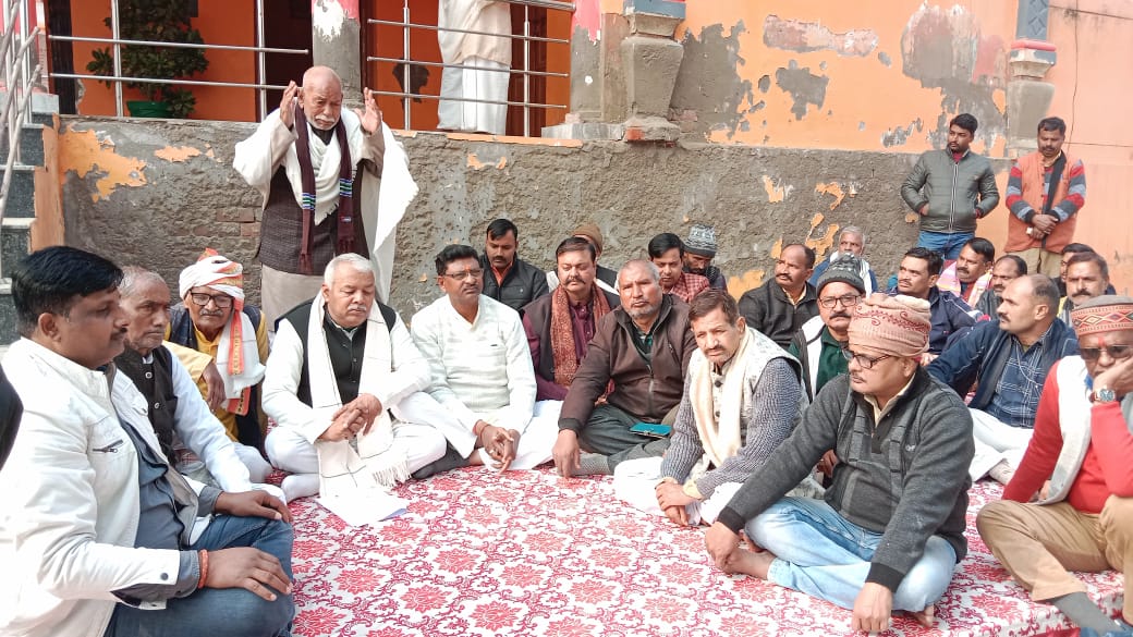 Photo of अयोध्या: रामलला की प्राण प्रतिष्ठा में सूर्यवंशी क्षत्रियों को निमंत्रण ना देने पर ट्रस्ट के सदस्यों से नाराज हैं क्षत्रिय समाज