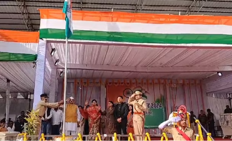 Photo of छत्तीसगढ़ में गणतंत्र दिवस की धूम, देशभक्ति के रंग में सराबोर दिखे लोग!