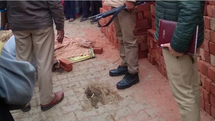 Photo of बरेली: मां के साथ आपत्तिजनक हालत में युवक को देख बेटे का खौला खून