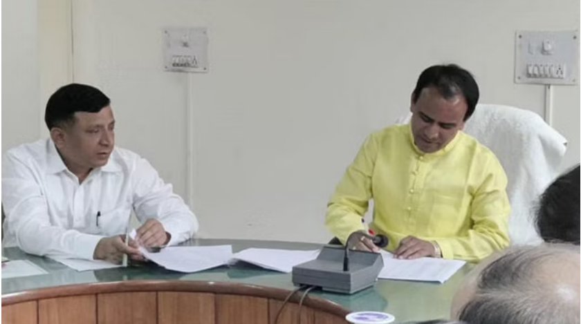 Photo of उत्तराखंड: 4000 अतिथि शिक्षकों के लिए खुशखबरी, शिक्षा मंत्री ने विभाग से मांगा प्रस्ताव!