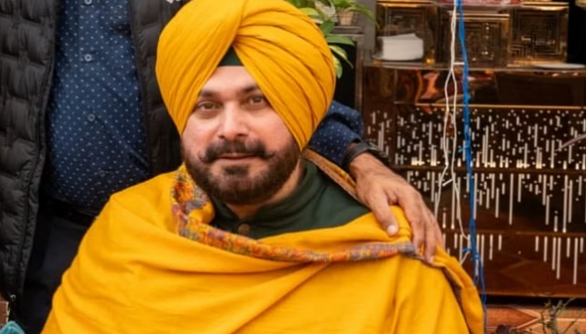 Photo of नवजोत सिद्धू ने तेवर दिखाए कहा-कौड़ी-कौड़ी बिके हुए लोग,बरगद की बात करते हैं