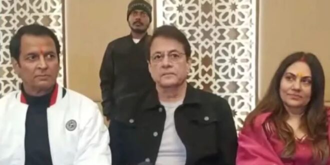 Photo of अयोध्या पहुंचे ‘रामायण’ के ‘राम’, ‘सीता’ ‘लक्ष्मण’