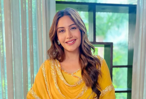 Photo of ब्वॉयफ्रेंड संग सात फेरे लेंगी सुरभि चंदना