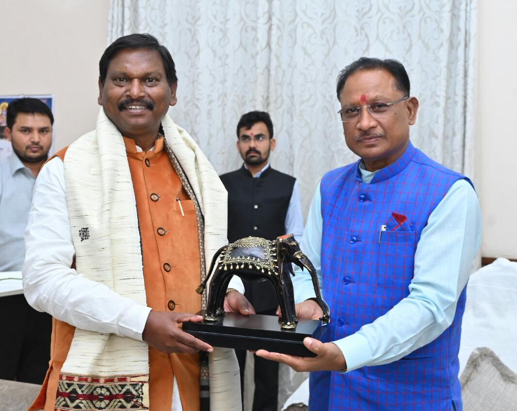 Photo of साय से केंद्रीय कृषि मंत्री अर्जुन मुंडा ने की शिष्टाचार मुलाकात