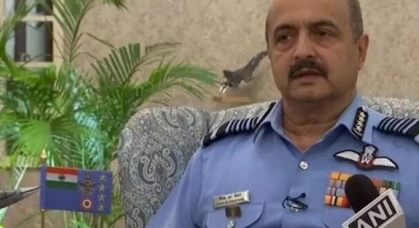 Photo of लापता विमान का मलबा मिलने पर वायुसेना प्रमुख ने जताया आभार