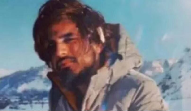 Photo of हॉस्टल में कमरे के बाहर गिरा कश्मीरी छात्र, मगर थोड़ी देर में चली गई जान