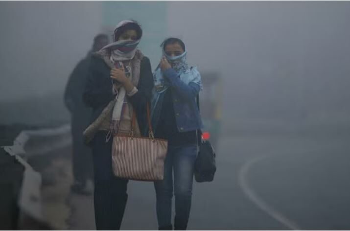 Photo of यूपी का मौसम: ठिठुरन और कोहरे के साथ शुरू हुआ दिन