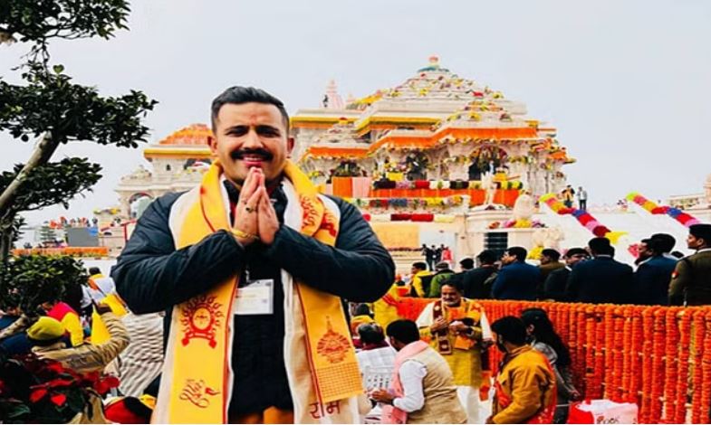 Photo of कांग्रेस सरकार में मंत्री विक्रमादित्य सिंह पहुंचे रामनगरी