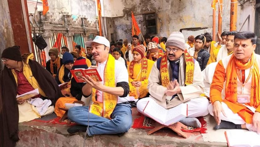 Photo of राम भक्ति में रंगी काशी : नमामि गंगे ने वेदपाठी बटुकों संग किया सुंदरकांड पाठ