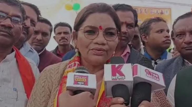 Photo of सूरजपुर: एमएलए रेणुका सिंह ने अफसरों को दी सख्त हिदायत