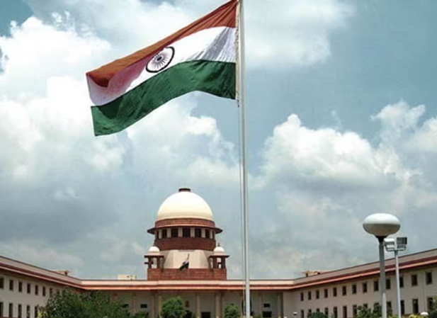 Photo of सुप्रीम कोर्ट: सेना से बर्खास्त किए गए 4 कर्मियों की बहाली का सुप्रीम कोर्ट ने दिया आदेश