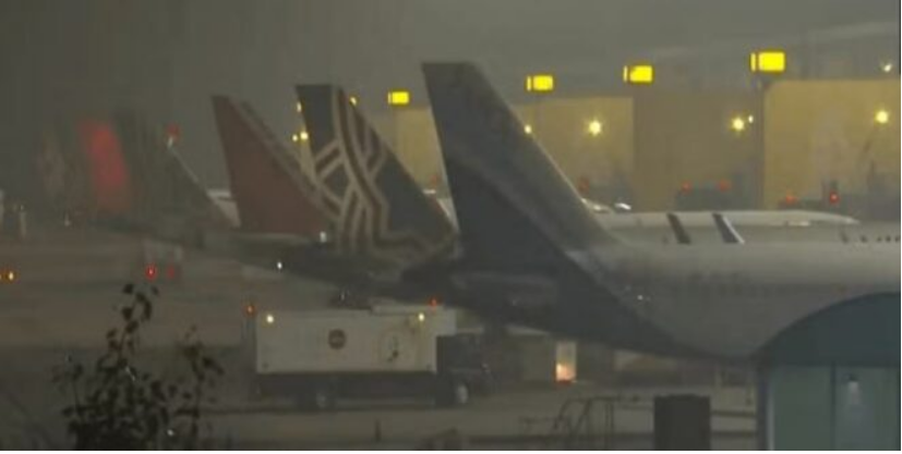 Photo of दिल्ली : राजधानी में फिर दिखा कोहरा, IGI एयरपोर्ट पर कम रही विजिबिलिटी