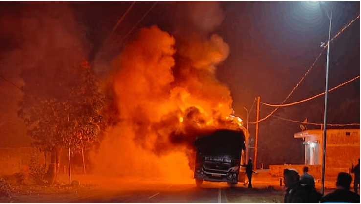Photo of गौरेला पेण्ड्रा मरवाही: यात्री बस में अचानक लगी आग…पलक झपकते ही जलाकर खाक