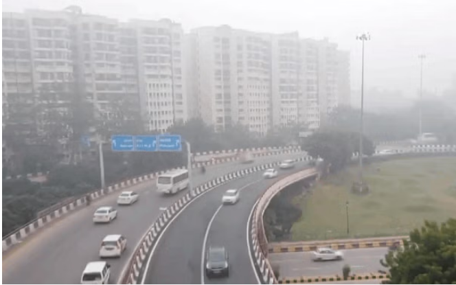 Photo of दिल्ली : आसमान में छाया कोहरा, परिचालन से लेकर कई उड़ानें प्रभावित…