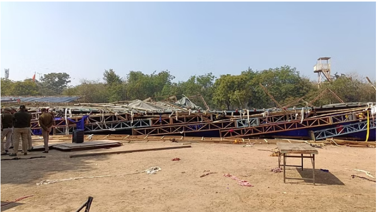 Photo of दिल्ली: नेहरू स्टेडियम के गेट नंबर-दो के पास गिरा पंडाल