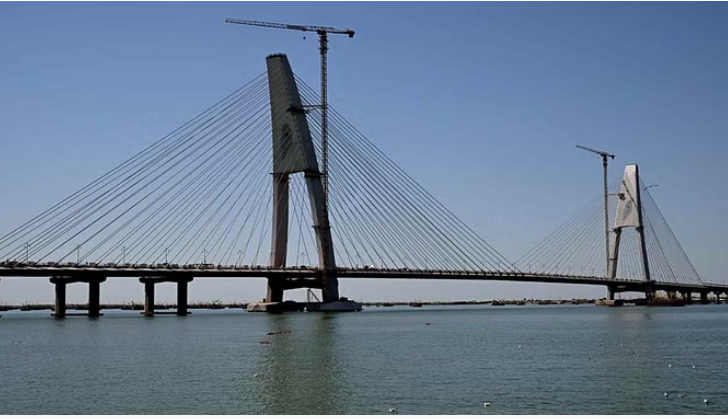 Photo of पीएम मोदी ने देश को सौंपा सबसे लंबा केबल ब्रिज ‘सुदर्शन सेतु’