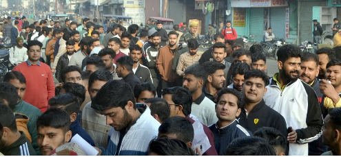 Photo of सिपाही भर्ती परीक्षा : बलिया का नीरज गिरफ्तार, कोर्ट में किया गया पेश