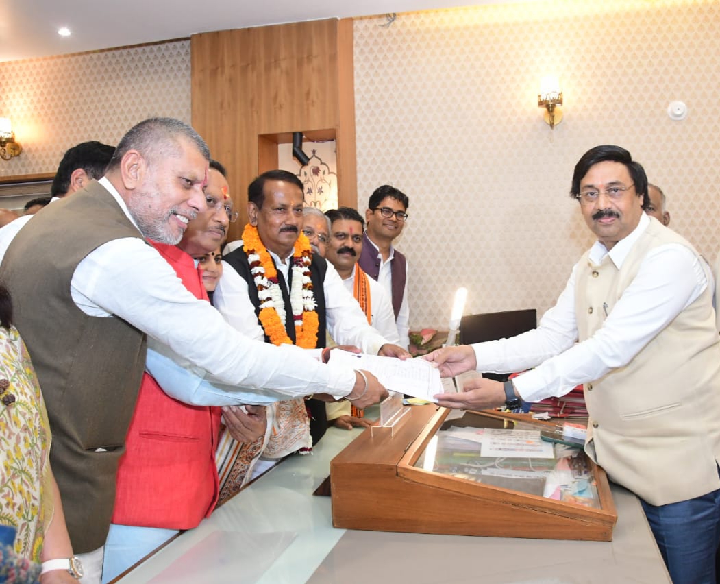 Photo of भाजपा उम्मीदवार देवेंद्र प्रताप सिंह ने राज्यसभा के लिए किया नामांकन