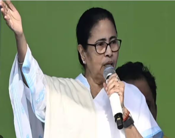 Photo of पश्चिम बंगाल : केंद्र सरकार के खिलाफ ममता बनर्जी ने खोला मोर्चा