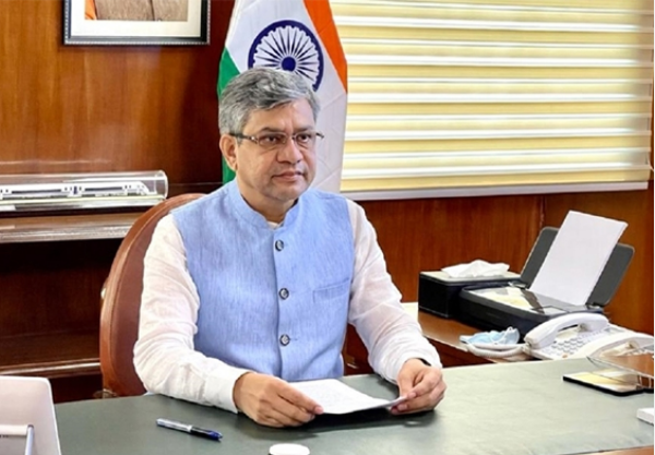 Photo of अश्विनी वैष्णव बोले- पांच गुना बढ़कर 60 अरब डॉलर पहुंचेगा मोबाइल निर्यात