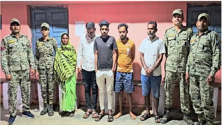 Photo of छत्तीसगढ़: पहले लिफ्ट मांगती थी फिर दुष्कर्म का केस करने की धमकी देकर ऐंठती थी पैसे, पढ़ें पूरा मामला