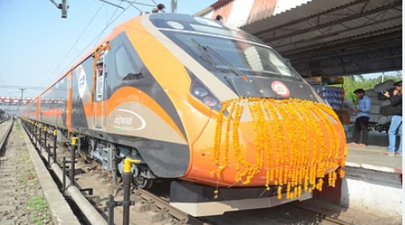 Photo of यूपी: देहरादून-लखनऊ के बीच सप्ताह में छह दिन चलेगी वंदे भारत एक्सप्रेस