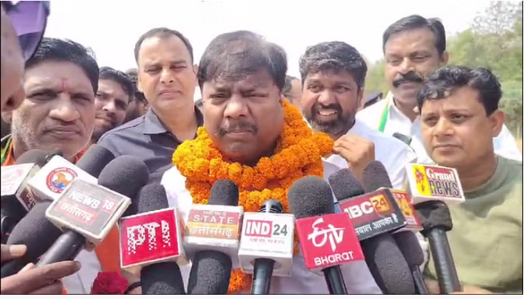 Photo of कोरबा: मंत्री केदार कश्यप का दौरा, पार्टी नेताओं के साथ की चर्चा